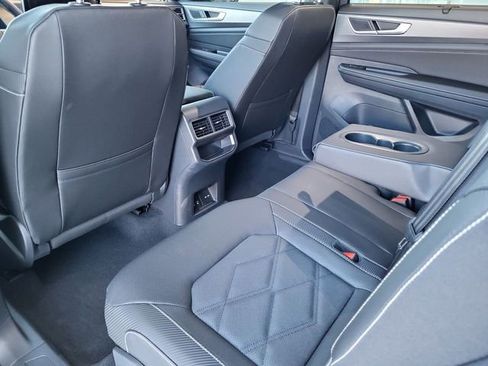 New 2026 Volkswagen Atlas Cross Sport SE image 13