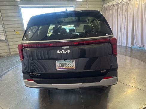 Used 2026 Kia Carnival LXS FWD image 6