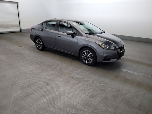Used 2021 Nissan Versa SV FWD image 11