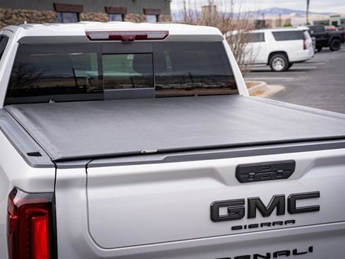 Used 2021 GMC Sierra 1500 Denali w/ Denali Ultimate Package AWD/4WD image 10