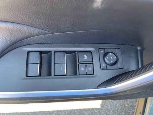 Used 2023 Toyota RAV4 XLE w/ Convenience Package AWD/4WD image 12