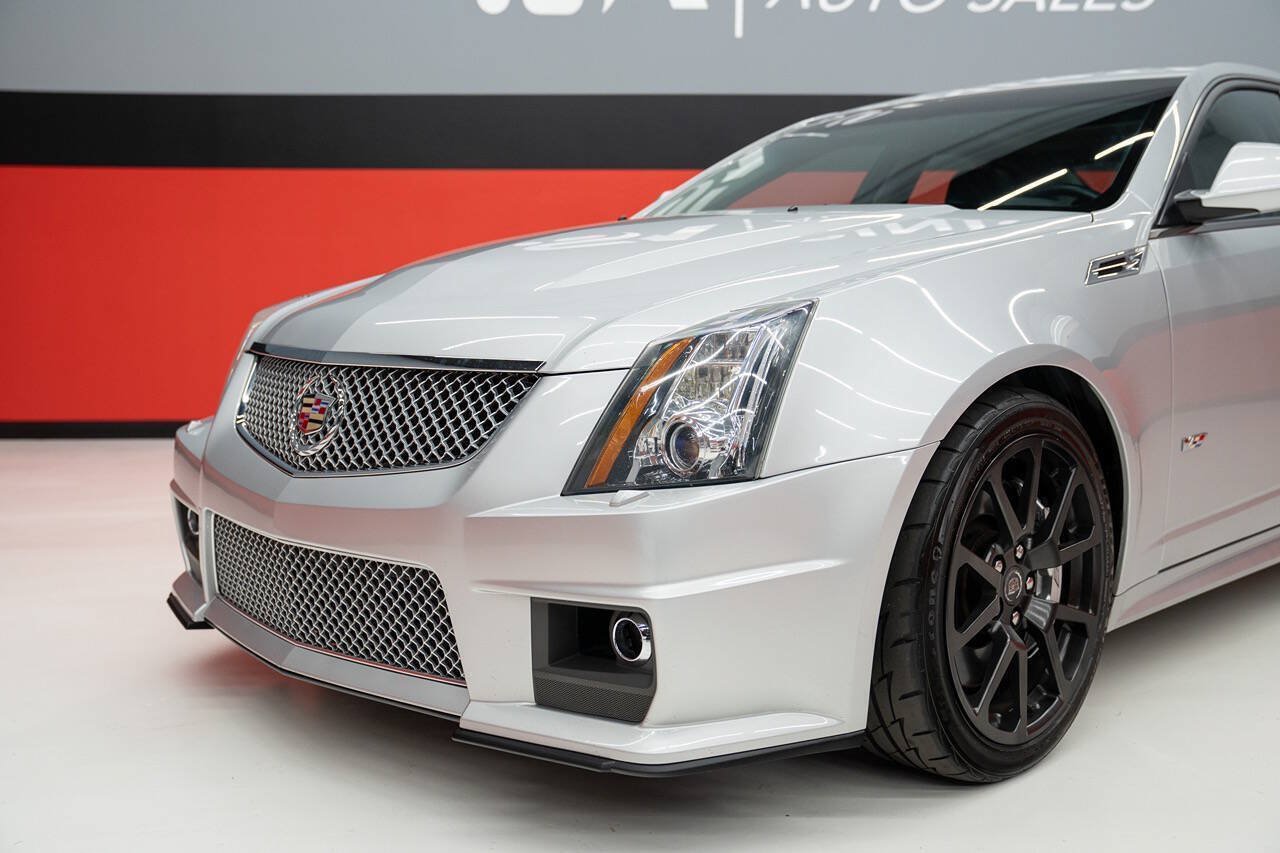 Used 2010 Cadillac CTS V RWD image 5