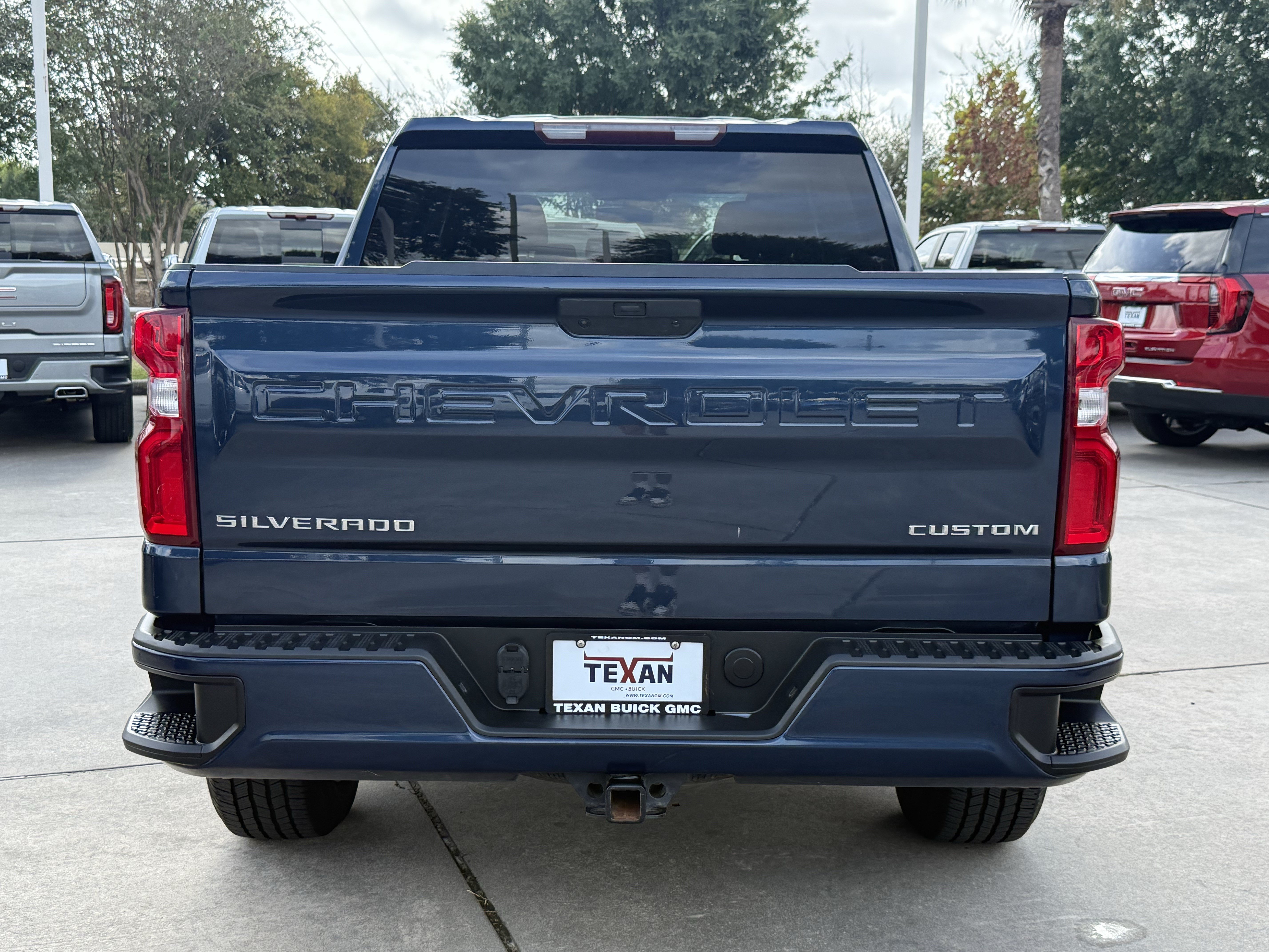 Used 2020 Chevrolet Silverado 1500 Custom w/ Custom Value Package RWD image 6