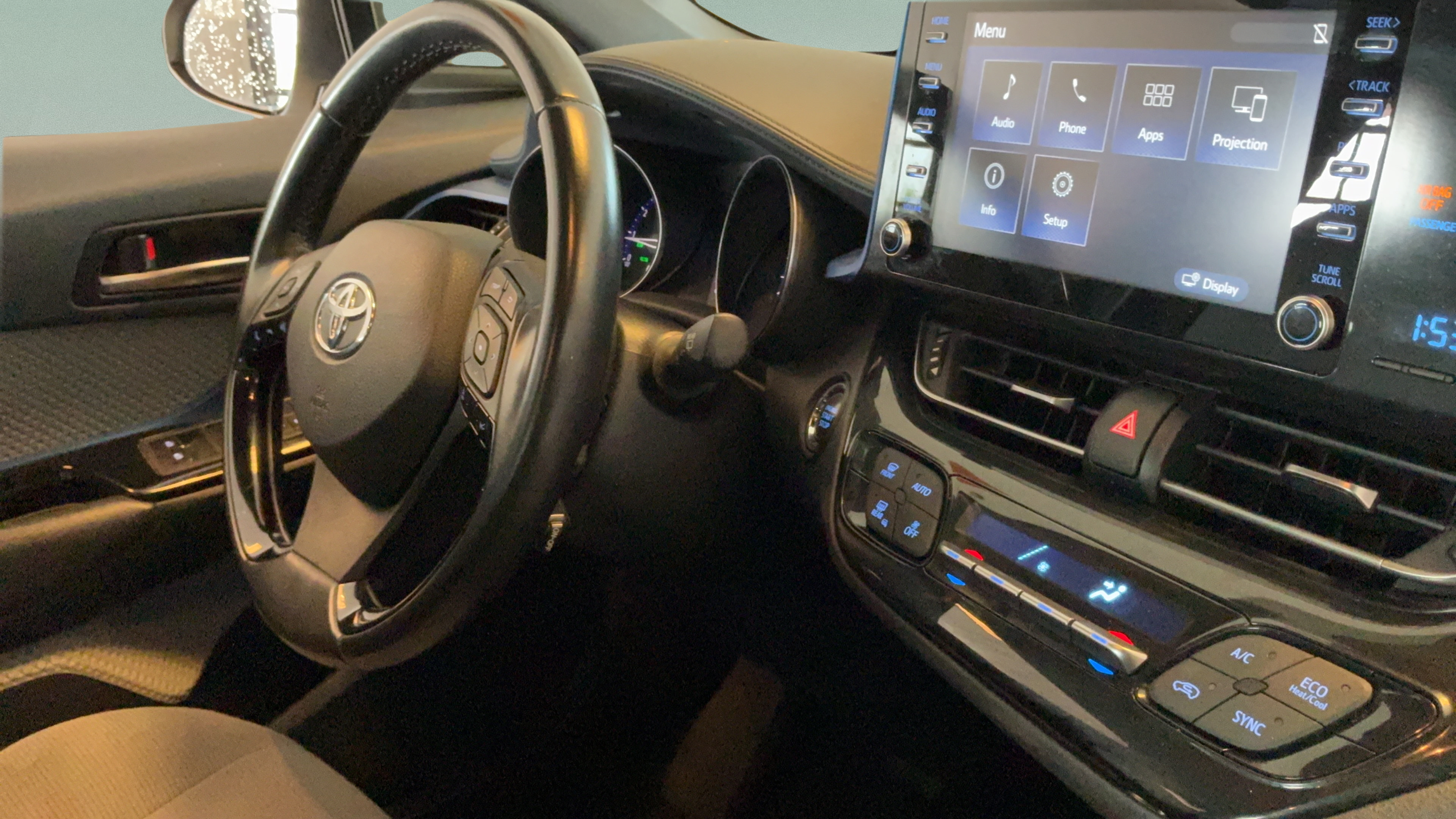 Used 2019 Toyota C-HR XLE FWD image 34