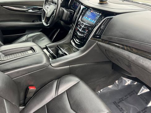 Used 2018 Cadillac Escalade Platinum image 20