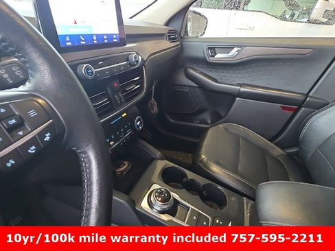 Used 2020 Ford Escape Titanium image 13