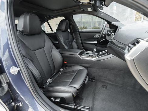 Used 2022 BMW 330i Sedan w/ Premium Package image 42