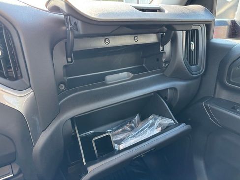 Used 2025 GMC Sierra 2500 Pro w/ Convenience Package image 19