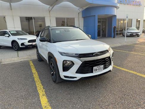 Used 2023 Chevrolet TrailBlazer RS w/ Convenience Package FWD image 3