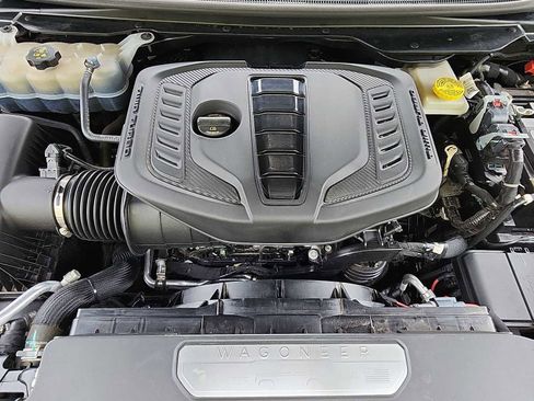 Used 2024 Jeep Wagoneer L Series II RWD image 13