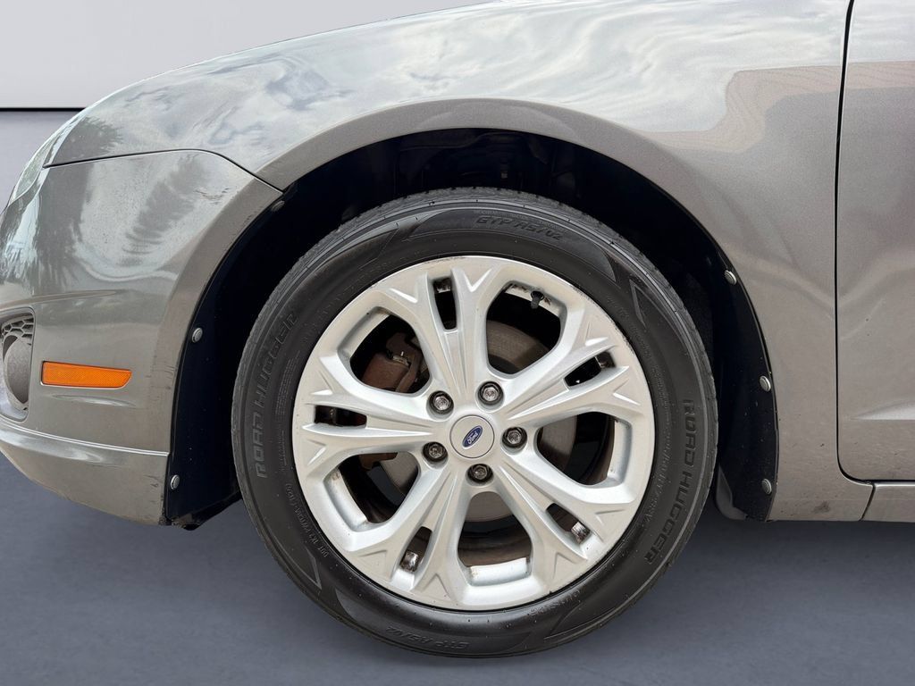 Used 2012 Ford Fusion SE FWD image 9