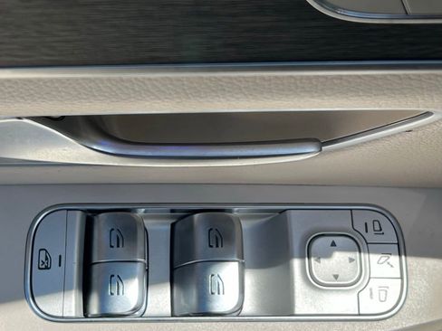 Certified 2023 Mercedes-Benz GLS 450 4MATIC image 36