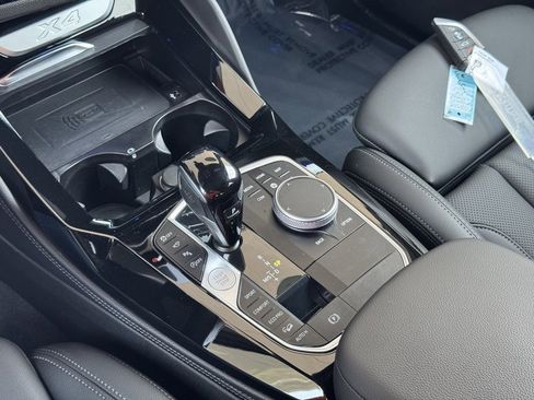Used 2025 BMW X4 xDrive30i image 31