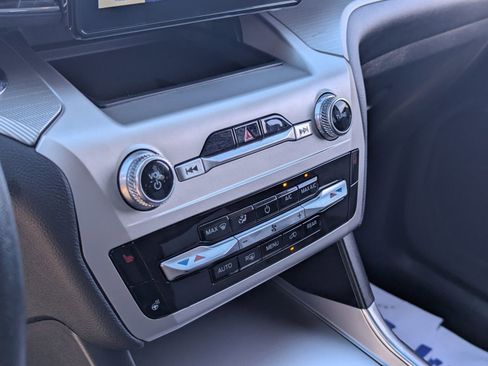 Used 2022 Ford Explorer XLT w/ Equipment Group 202A image 21