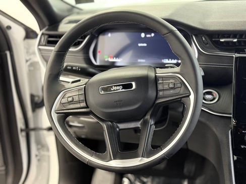 Certified 2024 Jeep Grand Cherokee Altitude image 26