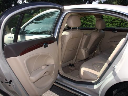 Used 2008 Buick Lucerne CXL FWD image 14