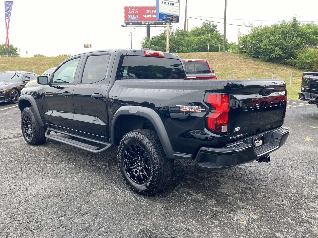 Used 2023 Chevrolet Colorado Trail Boss w/ Advanced Trailering Package AWD/4WD image 4