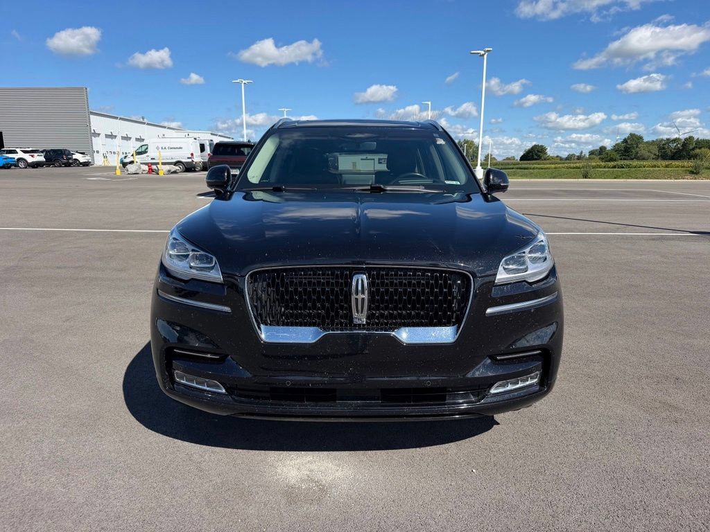 Used 2021 Lincoln Aviator Reserve w/ Equipment Group 208A AWD/4WD image 2