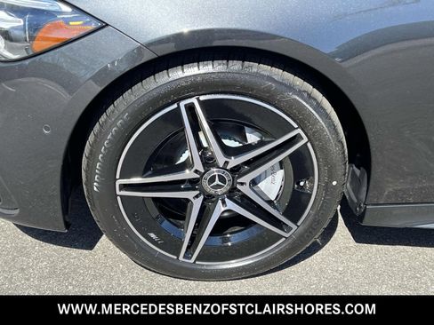 Used 2025 Mercedes-Benz C 300 4MATIC Sedan image 10