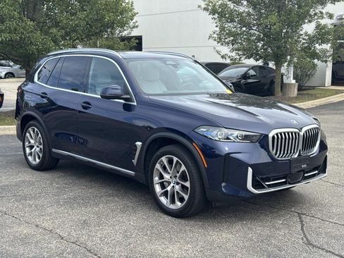 Used 2024 BMW X5 xDrive40i w/ Premium Package AWD/4WD image 3