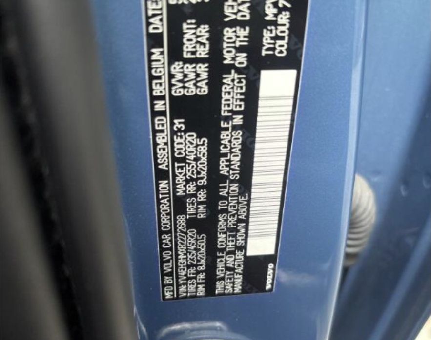 Used 2024 Volvo XC40 Recharge Ultimate w/ Protection Package Premier RWD image 2
