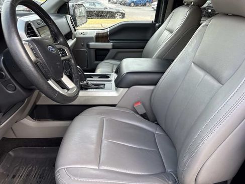 Used 2019 Ford F150 Lariat w/ Equipment Group 502A Luxury AWD/4WD image 11
