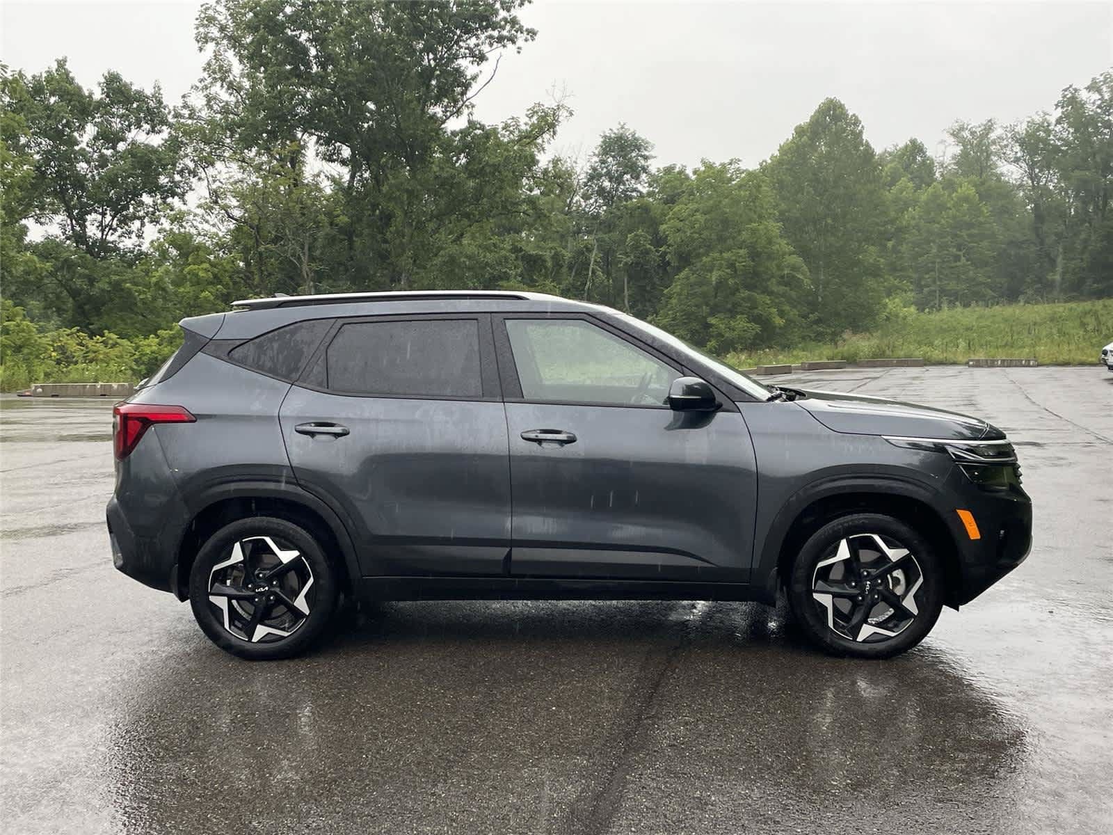 Used 2025 Kia Seltos S AWD/4WD image 4