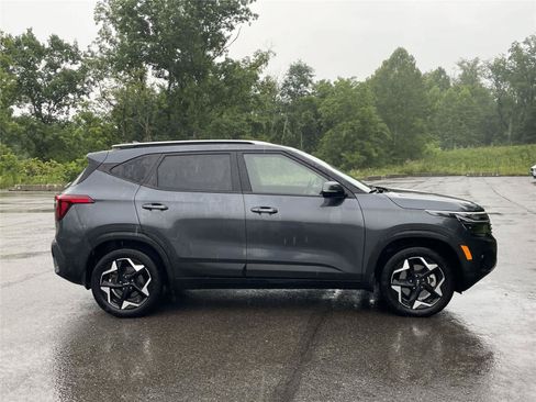 Used 2025 Kia Seltos S AWD/4WD image 4