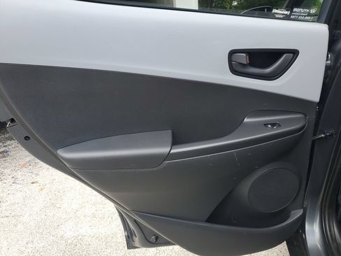 Used 2019 Hyundai Kona SEL AWD/4WD image 11