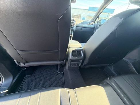 Used 2024 Volkswagen Tiguan SE R-Line AWD/4WD image 12