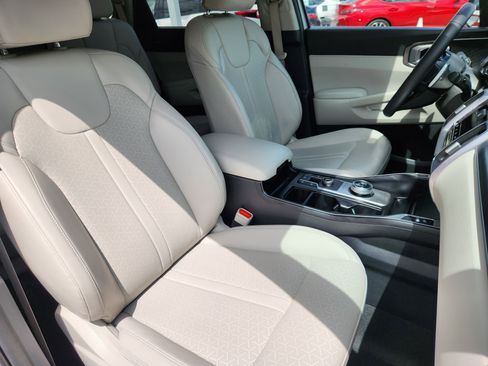 Used 2023 Kia Sorento EX AWD/4WD image 15