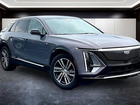 Certified 2025 Cadillac Lyriq Sport w/ LPO, Floor Liner Package AWD/4WD image 1
