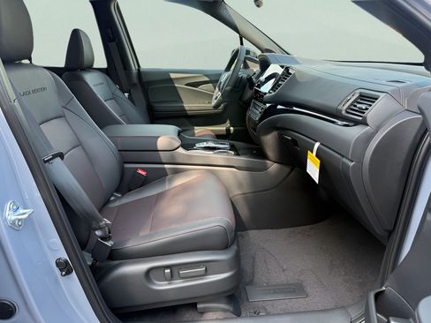 New 2026 Honda Ridgeline Black Edition image 16