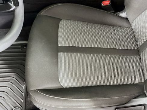 Used 2023 Kia Sorento LX FWD image 19