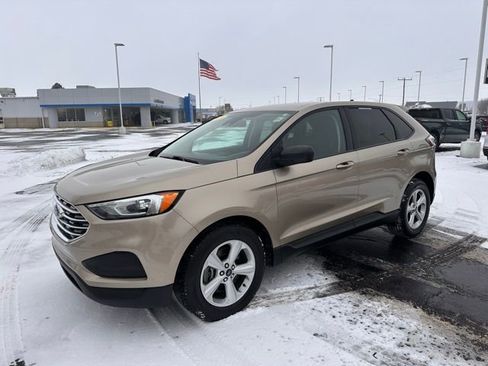 Used 2020 Ford Edge SE image 1