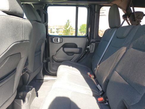 Used 2024 Jeep Wrangler Sport S image 8