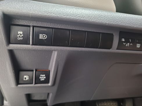 Used 2022 Toyota Sienna LE FWD image 29