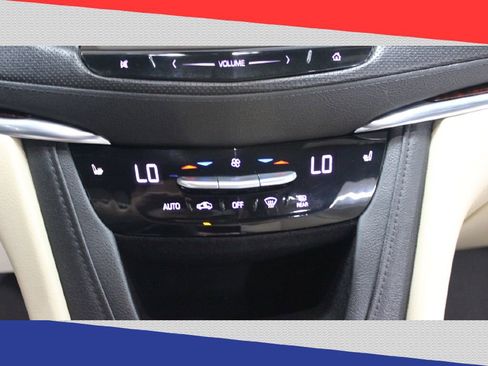 Used 2017 Cadillac XT5 Luxury w/ Driver Awareness Package image 19