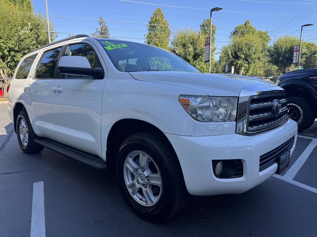 Used 2016 Toyota Sequoia SR5 AWD/4WD image 6