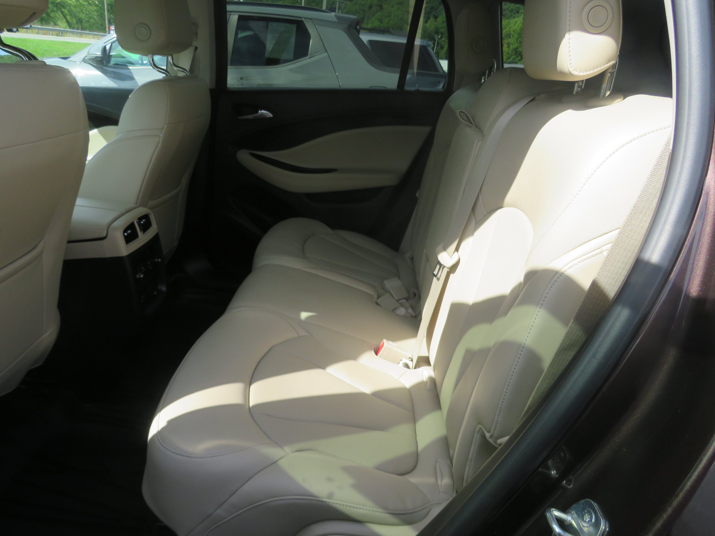 Used 2020 Buick Envision Essence AWD/4WD image 8