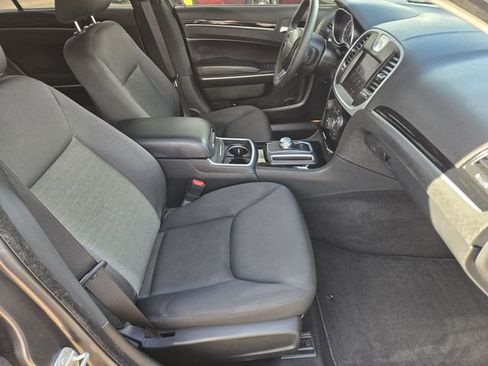 Used 2023 Chrysler 300 Touring image 13