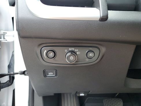 Used 2023 GMC Terrain SLT w/ LPO, Floor Liner Package AWD/4WD image 31