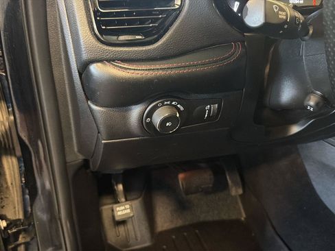 Used 2021 Dodge Durango R/T w/ Blacktop Package AWD/4WD image 11