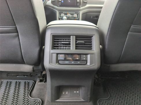 Used 2023 Volkswagen Atlas SEL R-Line AWD/4WD image 31