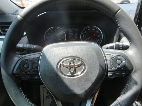 Used 2022 Toyota RAV4 XLE Premium FWD image 22