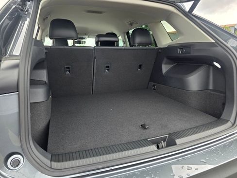 New 2025 Volkswagen Tiguan SE image 15