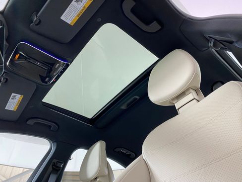 New 2025 Mercedes-Benz C 300 4MATIC Sedan image 14