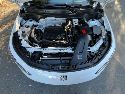 Used 2025 Buick Envista Sport Touring image 30