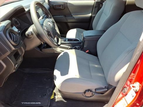 Certified 2019 Toyota Tacoma SR w/ SR Convenience Package AWD/4WD image 12