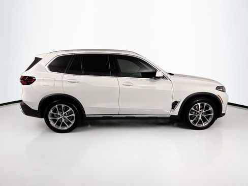 Used 2024 BMW X5 xDrive40i w/ Parking Assistance Package AWD/4WD image 4